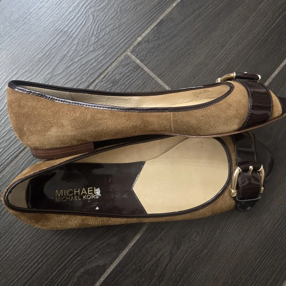 Michael Kors Suede Peep Toe Flats 9.5 Tan Buckle Patent Trim